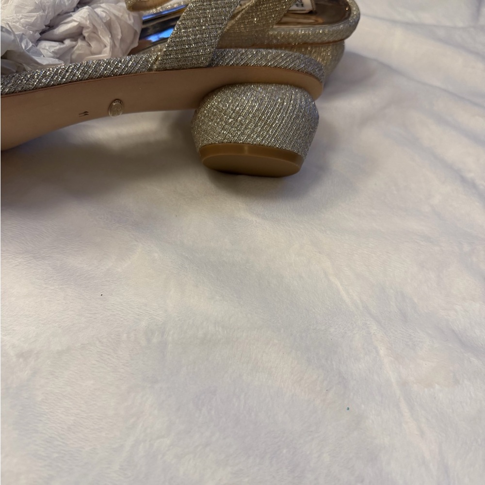 Badgley Mischka Gold Sandals - Picture 5 of 7